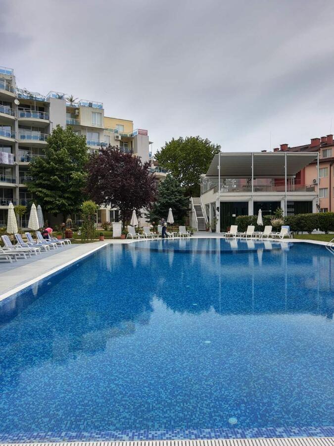 Oazis Sea View Apartment Равда Екстериор снимка