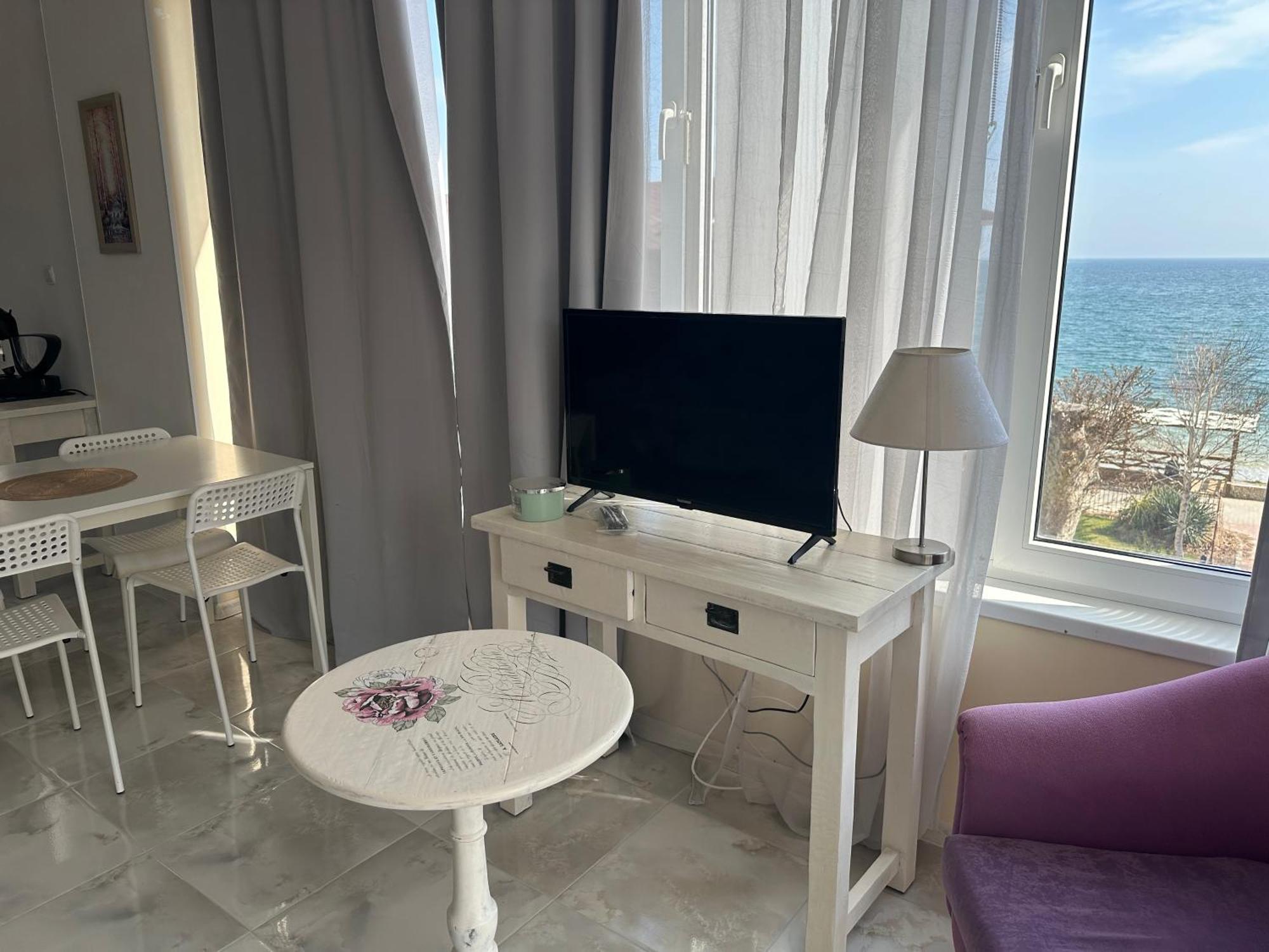 Oazis Sea View Apartment Равда Екстериор снимка